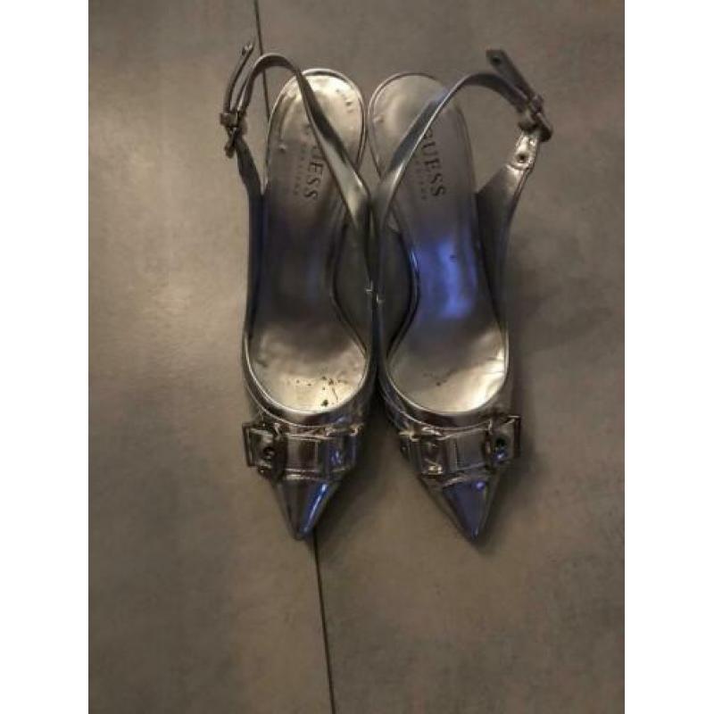 Guess pump maat 37