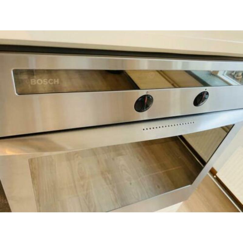 Nette hoekkeuken 350 x 170 incl apparatuur Miele / Bosch