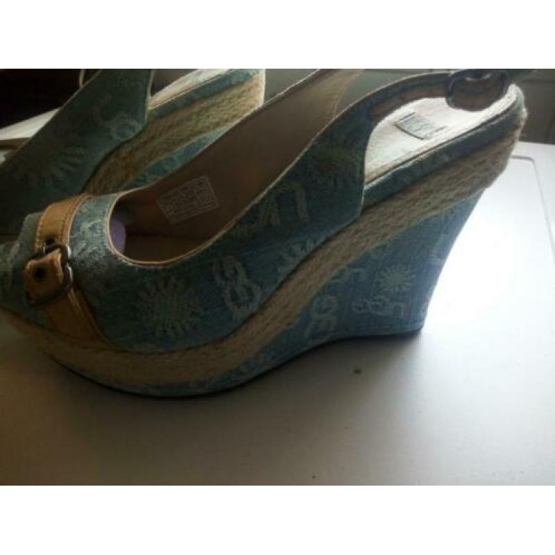 Uggs met sleehak. Ibiza Boho
