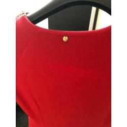 Te koop rood tricot jurkje