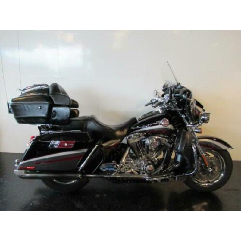 Harley-Davidson FLHTCUSE CLASSIC SCREAMIN EAGLE (bj 2006)