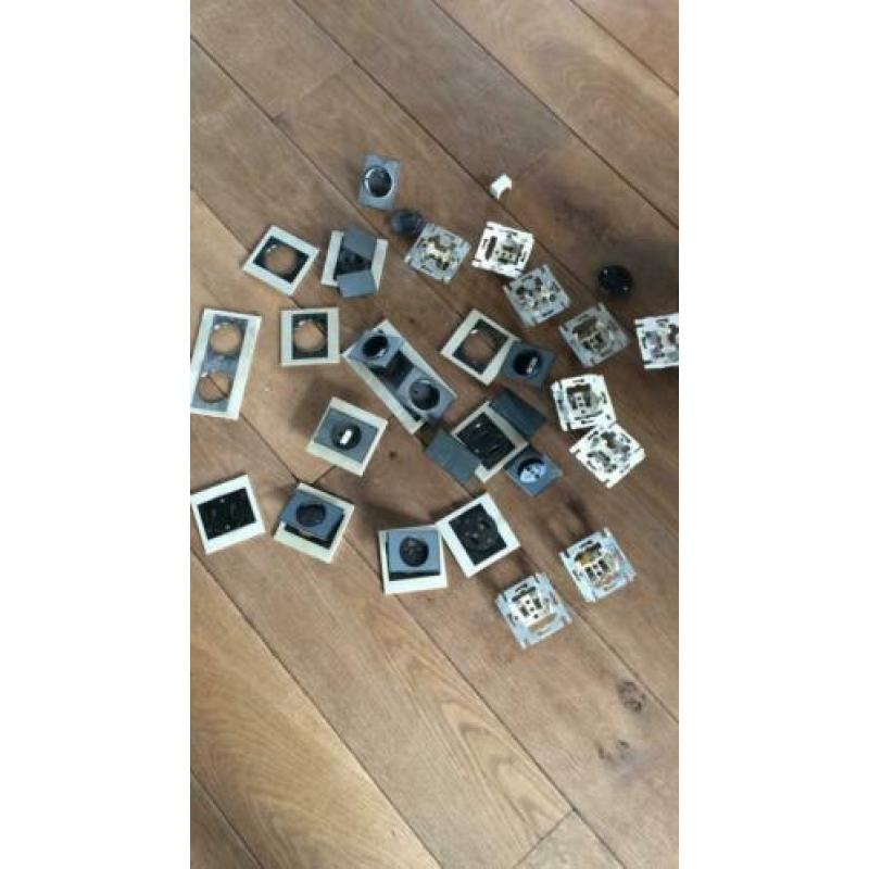 Vintage stopcontacten en lichtschakelaars