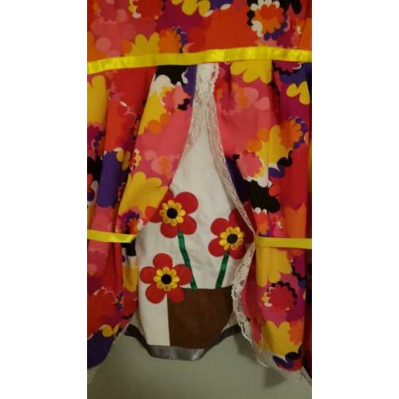 Bloemetjesgordijn leuk jurkje carnaval. Maat Xl