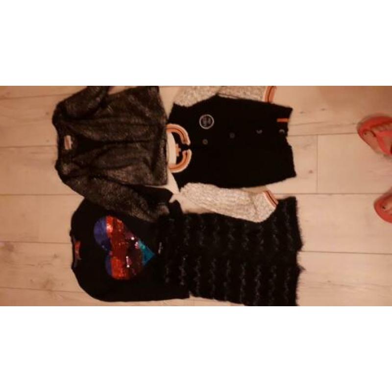 35 stuks kleding meisje maat 122-128 diverse goede merken!