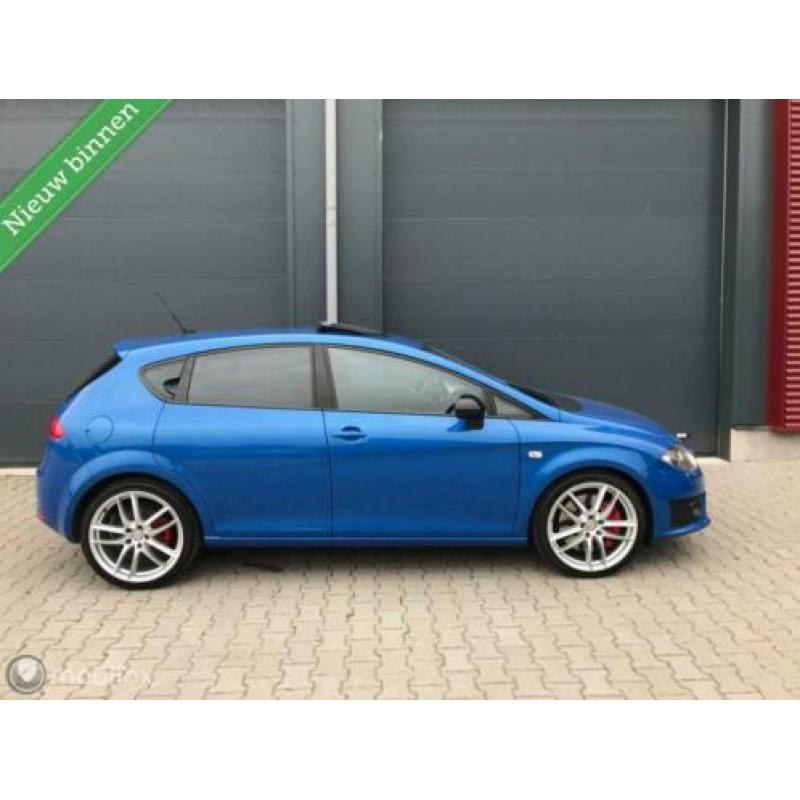 Seat Leon 2.0 TFSI Cupra R 265PK Xenon/Dak/Navi/19 inch