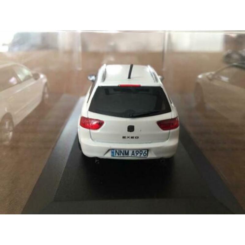 Seat Exeo Stationwagon 2009 wit metallic In Doosje FISHER