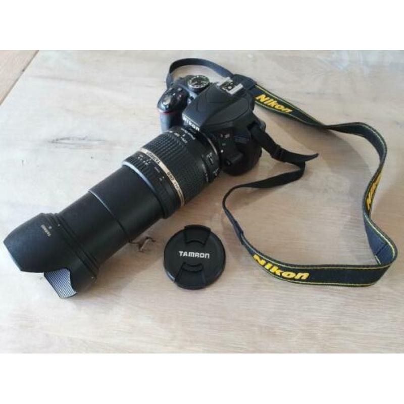 Nikon D3300 + Tamron lens 18-270 mm, weinig gebruikt!