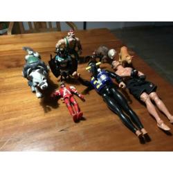 Actionman ,Batman ,powerranger en enkele andere poppetjes