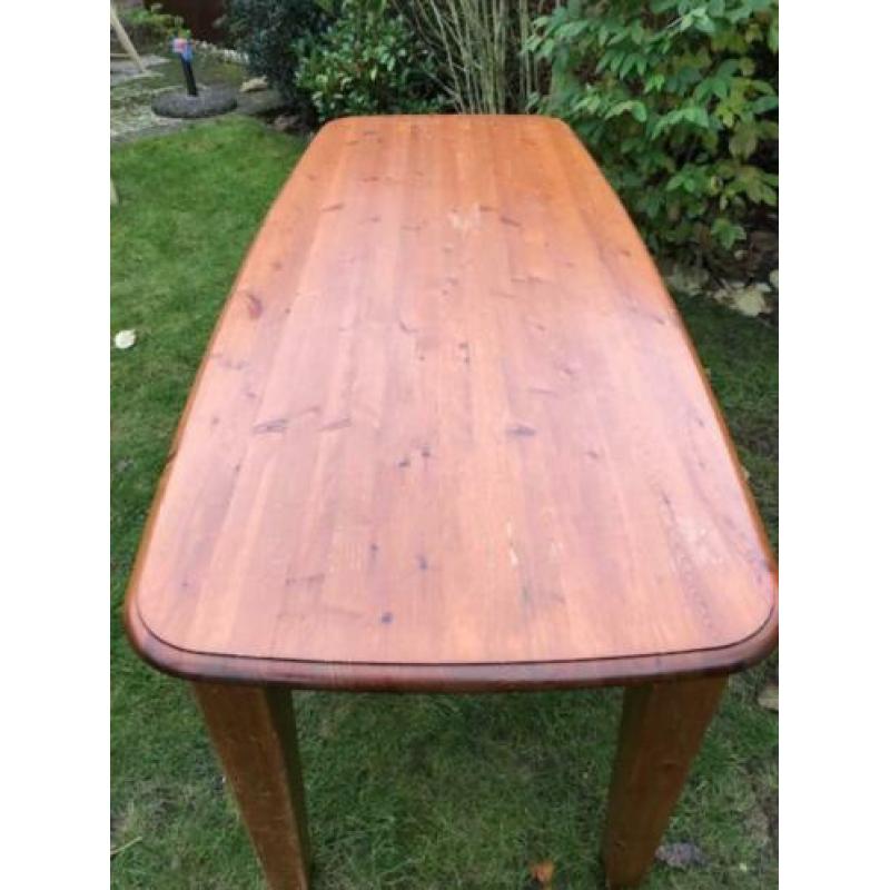 Eetkamertafel