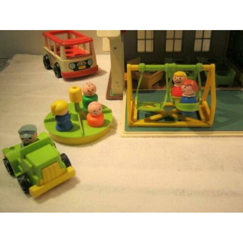 Fisher Price vintage schooltje en bus.Nog netjes
