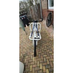 Een zeer mooie 28 inch DSP damesfiets.