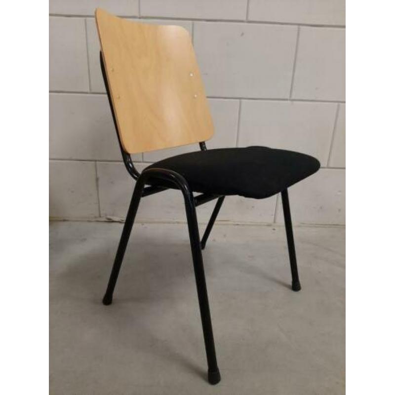 Diverse soorten losse stoelen