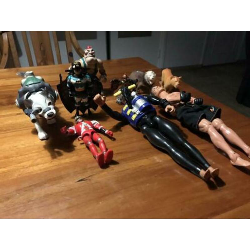 Actionman ,Batman ,powerranger en enkele andere poppetjes