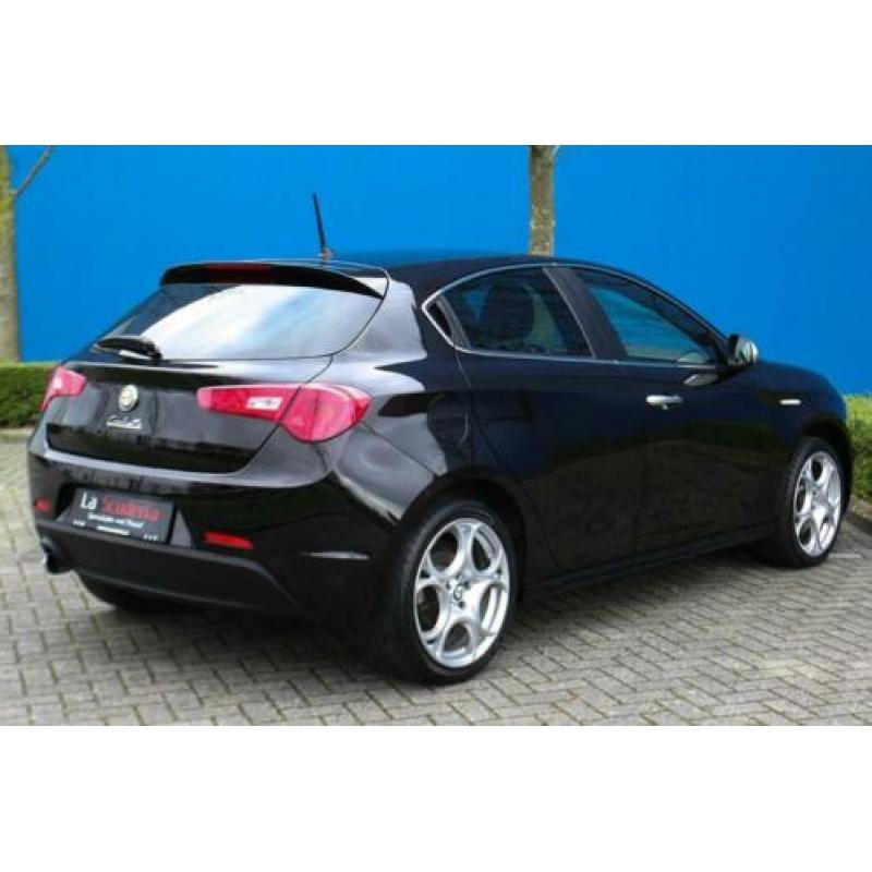 Alfa Romeo Giulietta 1.4 T Distinctive - Nero Etna