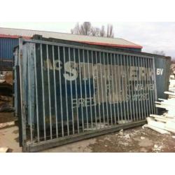 Grote verzinkte rol poort 502 lang x 245 hoog