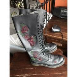 Dr. Martens laarzen, zwart /roos, maat 43