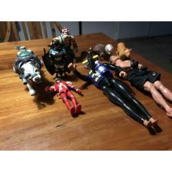 Actionman ,Batman ,powerranger en enkele andere poppetjes