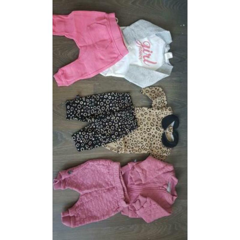 Groot pakket meisjes kleding maat 50-56