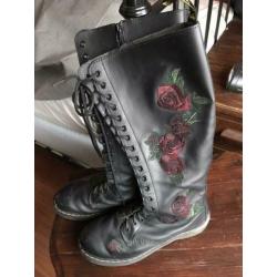 Dr. Martens laarzen, zwart /roos, maat 43