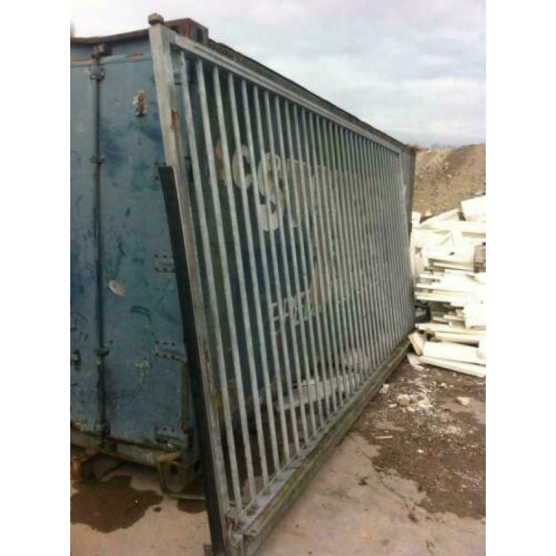 Grote verzinkte rol poort 502 lang x 245 hoog