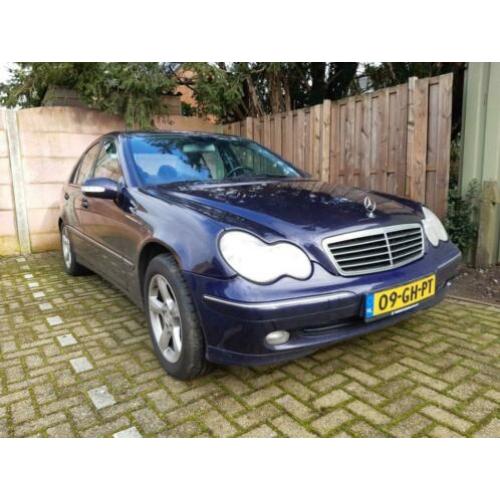 Mercedes C-Klasse 2.0 C200 Kompr Sedan 2000 Paars