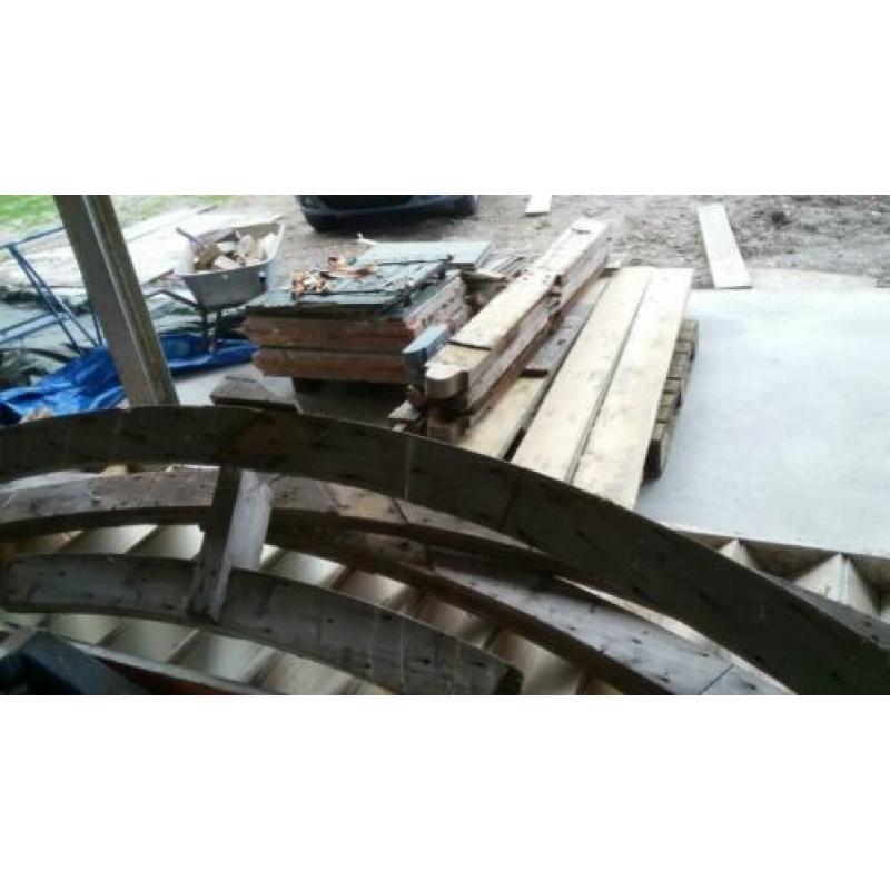 Antiek spant in delen