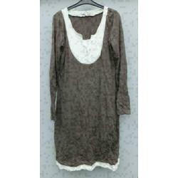 TESINI leverkleur/creme crincle tuniek met studs mt 38