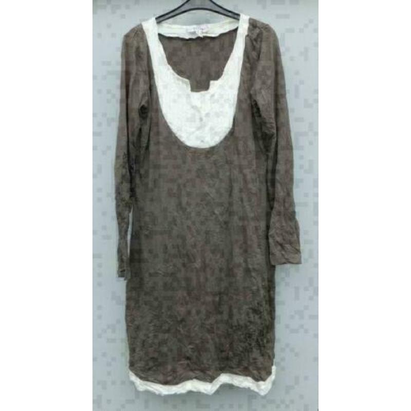 TESINI leverkleur/creme crincle tuniek met studs mt 38