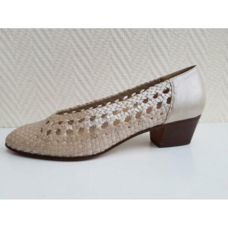 Alexandra schoenen, netjes, UK 4,5 beige. Gratis verzenden!