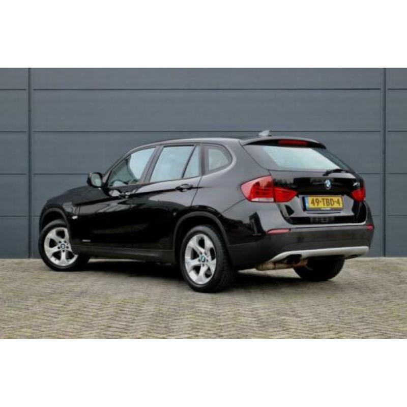 BMW X1 xDrive20i Business (NAVIGATIE, CLIMA, PDC, LM VELGEN,