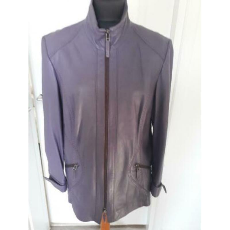 NIEUWSTAAT!!Trendy leren jas van het merk Bonita/mt.48