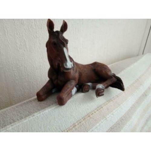 Liggend Paarden beeld