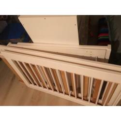 Babybedje 60x120 (Verrijdbaar)