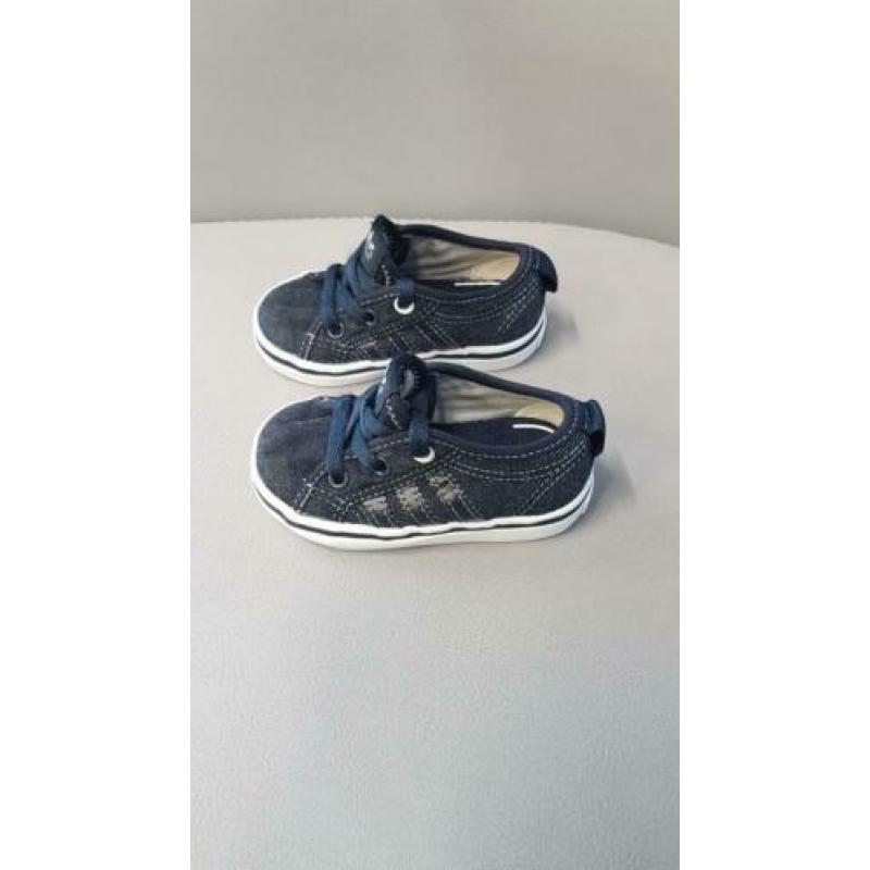 Adidas babysneakers maat 19 zgan