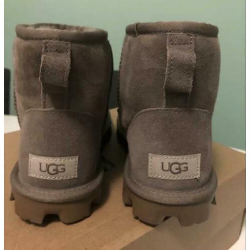UGG AUSTRALIA boots