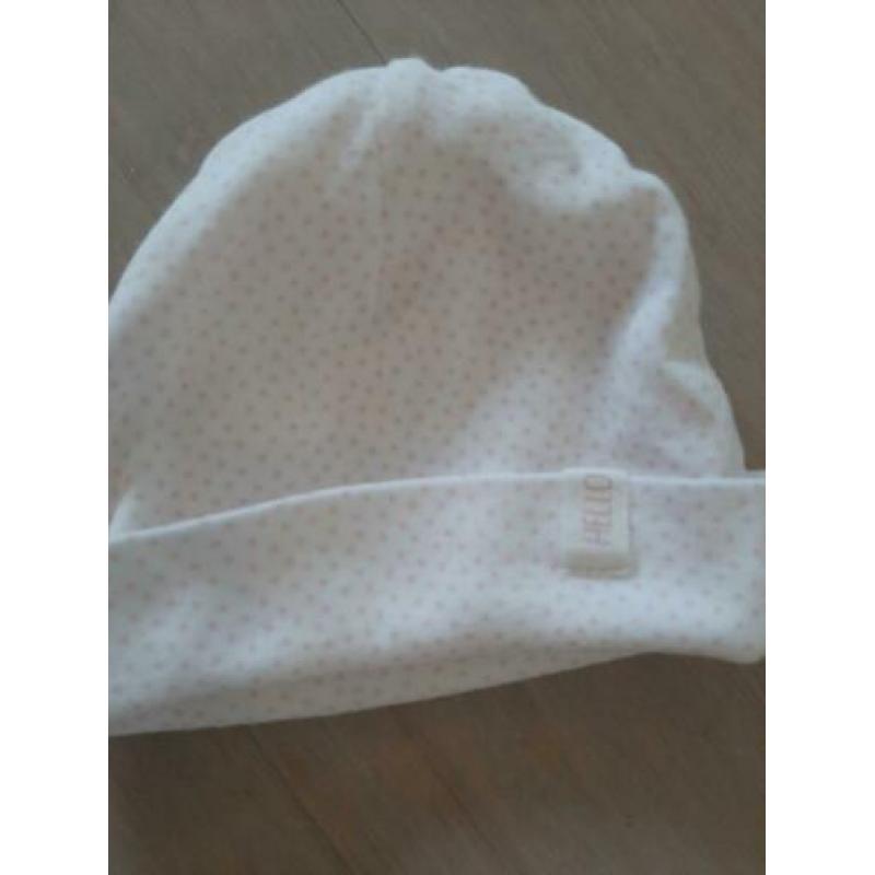 Mooie overslag rompers maat 50/56 incl 2 newborn mutsjes