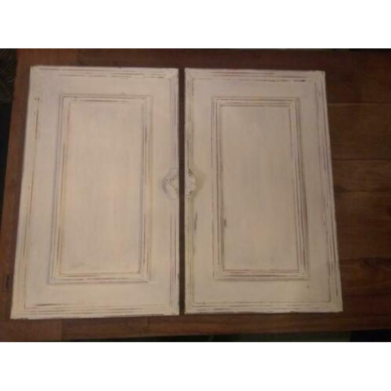 Toffe brocante wit houten luikjes