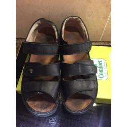 2 paar sandalen