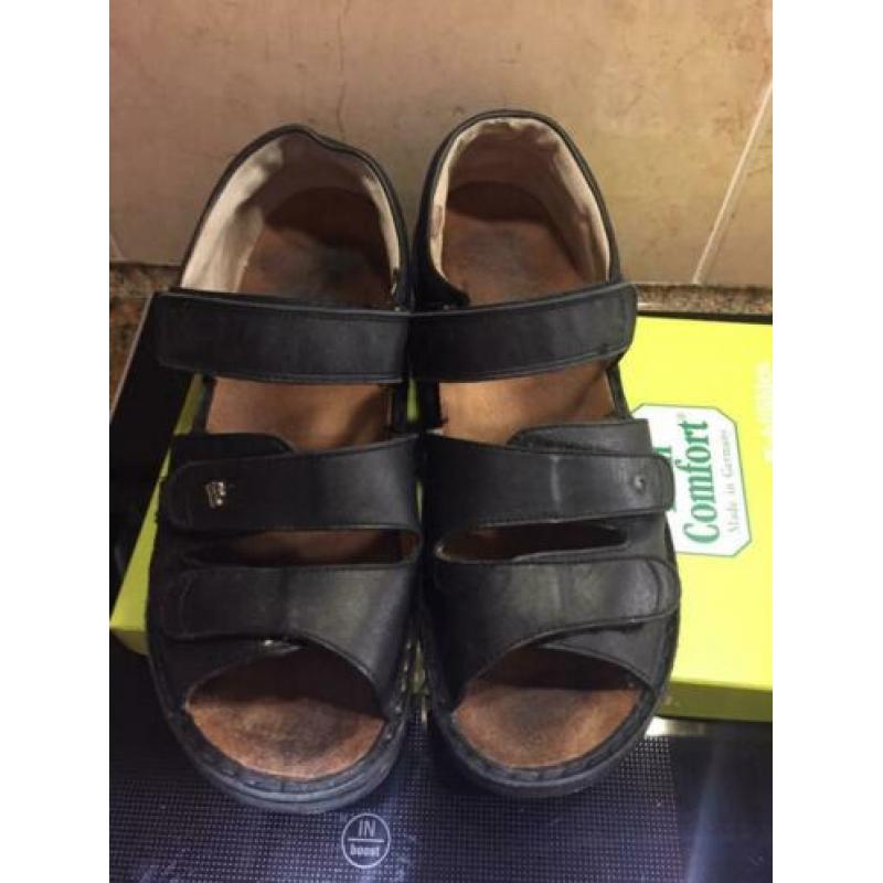 2 paar sandalen