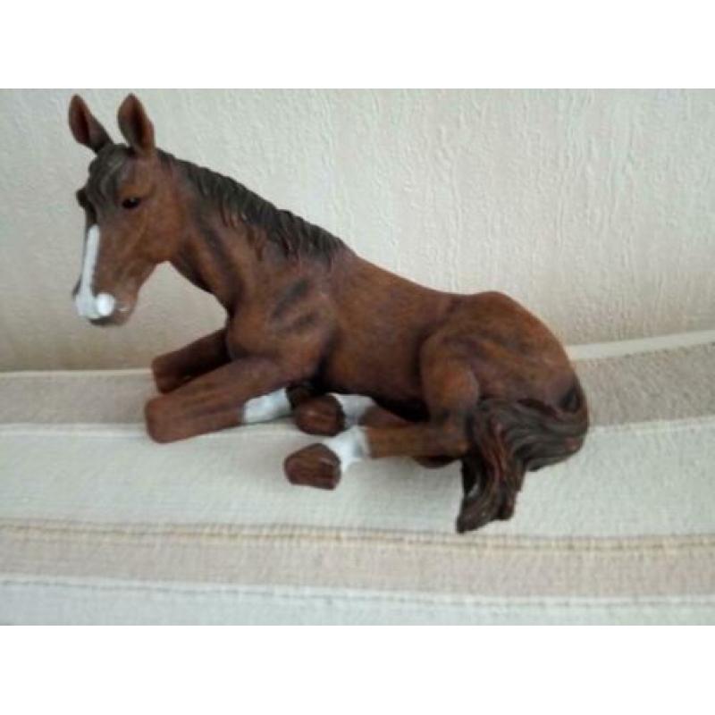 Liggend Paarden beeld