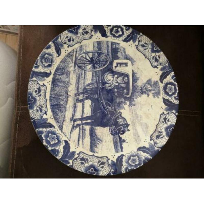 Delf blauw 40 cm €20 per stuk.