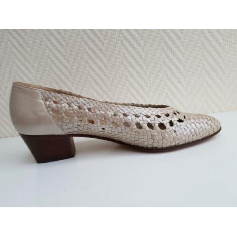 Alexandra schoenen, netjes, UK 4,5 beige. Gratis verzenden!