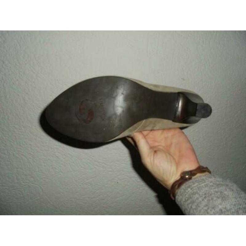 P32) suede leren pumps maat 41 van sacha zgan leer binnen