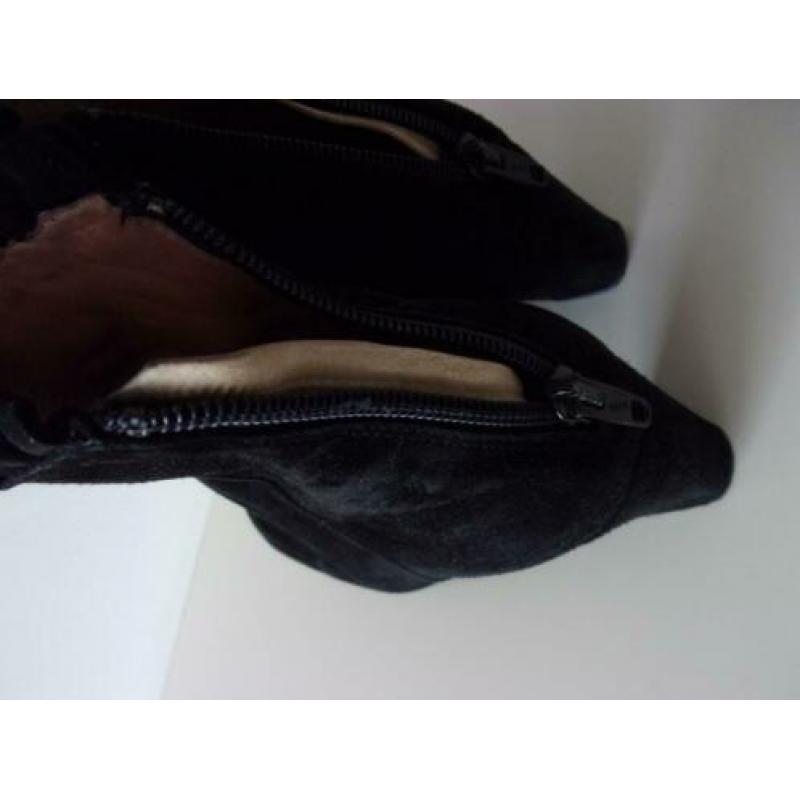 Lilian- zwart suede enkel laarsjes- made in Italy- Maat 38.5