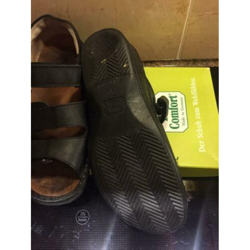 2 paar sandalen
