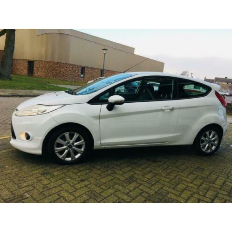 Ford Fiesta 1.6 Sport 120 pk/ CLIMATE/ USB/ AUX/ ELEKTR.PAKK