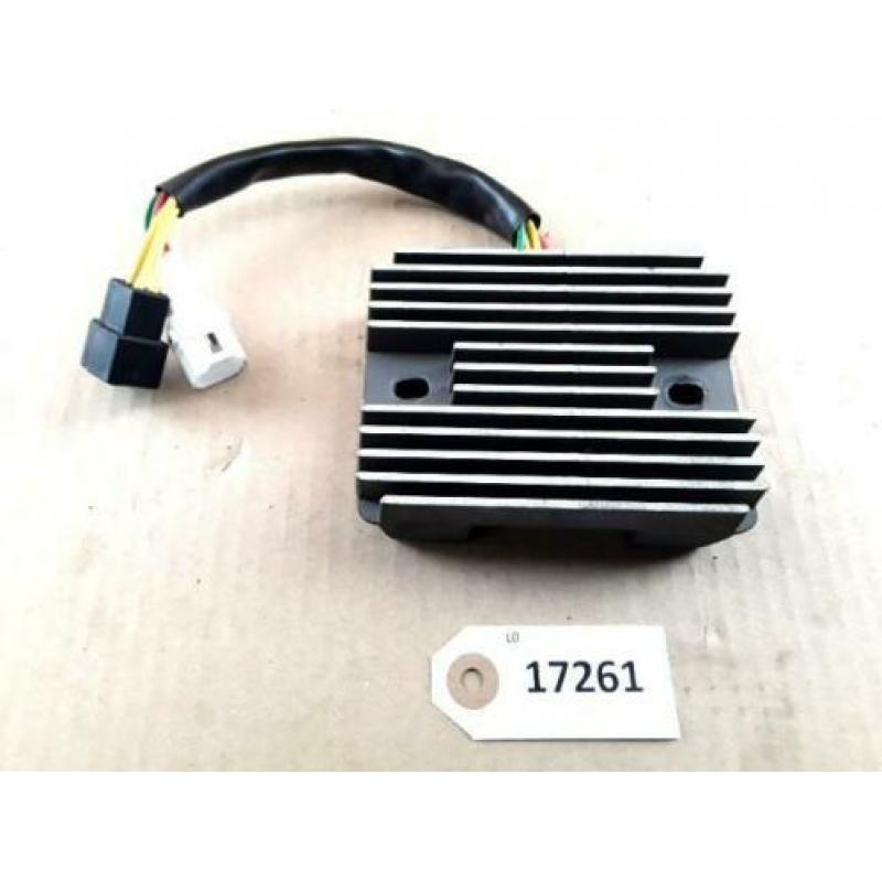 C800 2001 - 2010 Suzuki Spanningsregelaar D1-30324