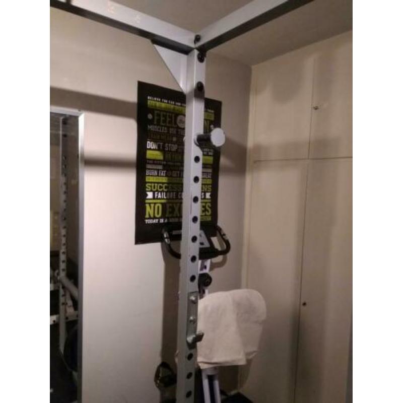 Power rack met lat pully