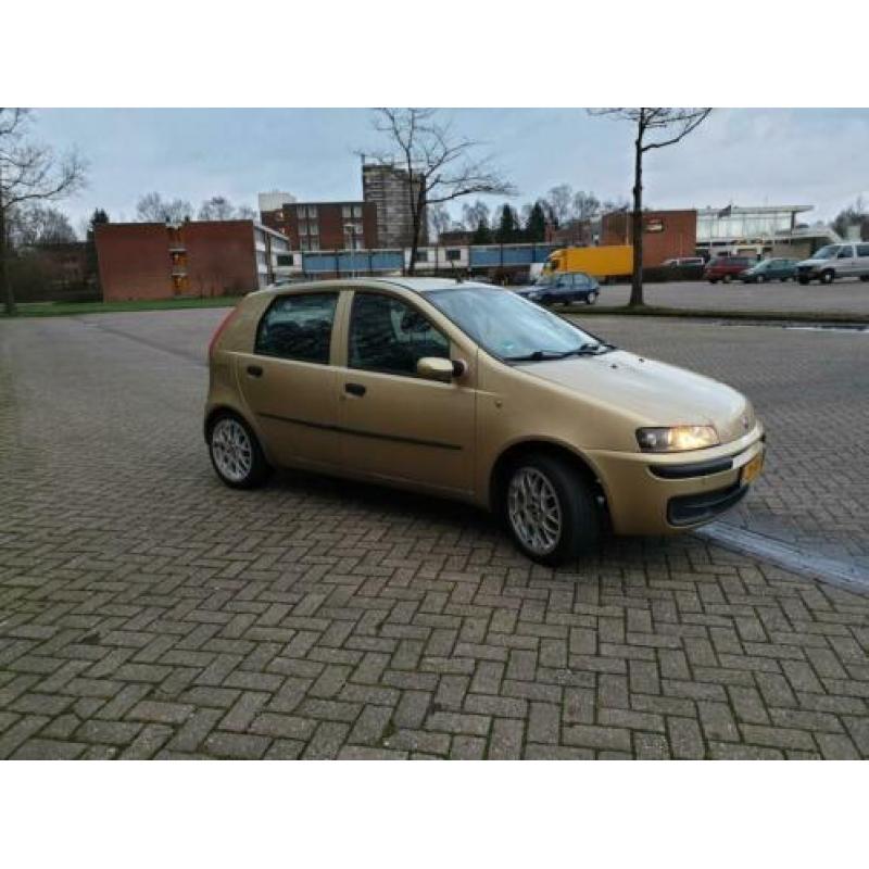 Fiat Punto 1.2 16V 5DR 2000 Geel