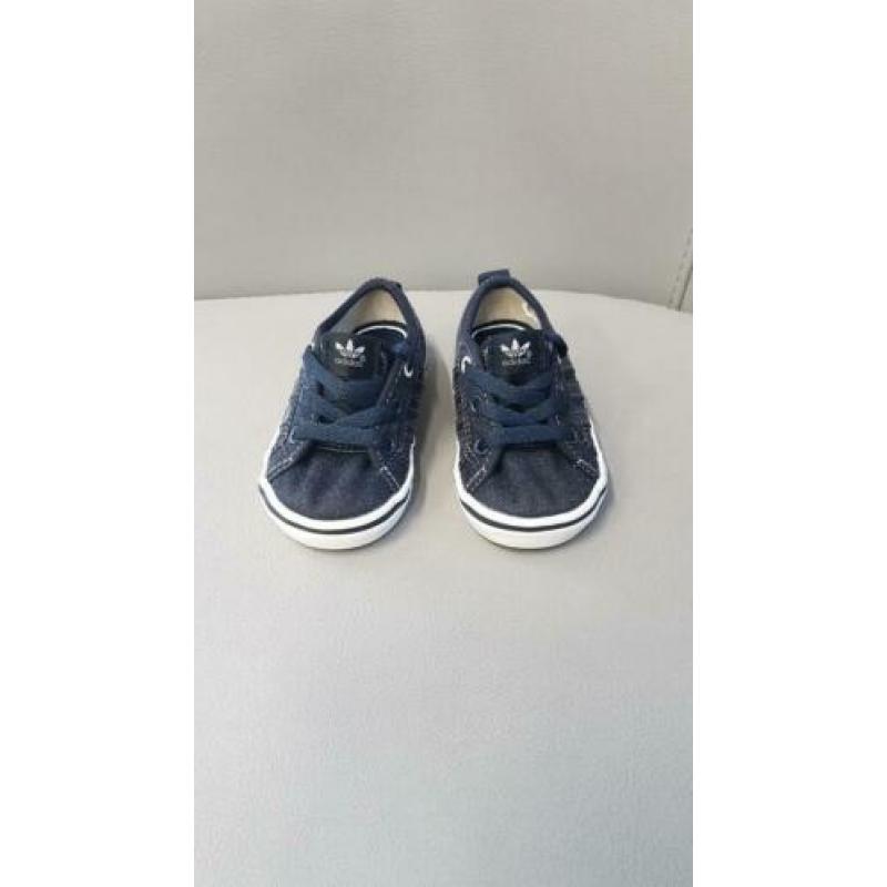 Adidas babysneakers maat 19 zgan